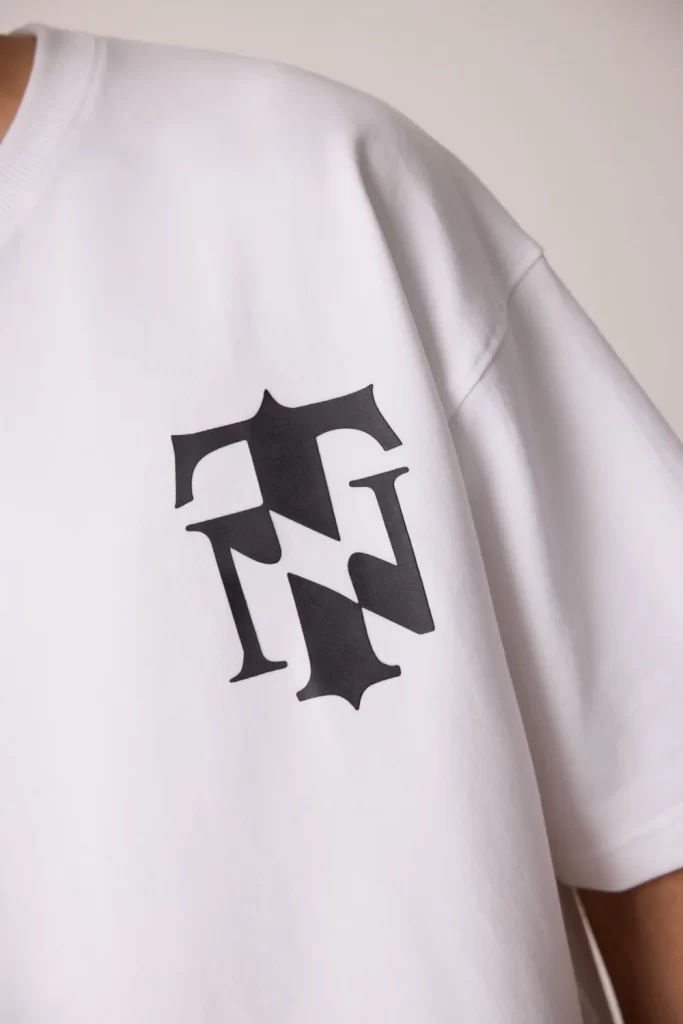 WHITE BASIC TSHIRT